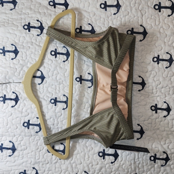 NWT Bikini Bathing Suit Top Size S - Picture 5 of 5